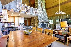 East Burke House w/ Deck < 3 Mi to Kingdom Trails!