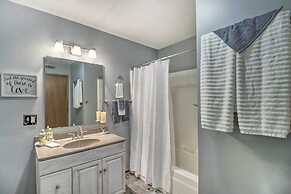 Mountain View Home Steps to Amphitheater Park