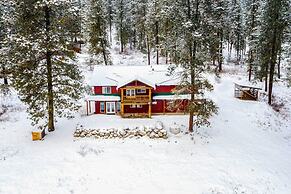 Kettle Falls Home w/ River Valley Mtn Views!