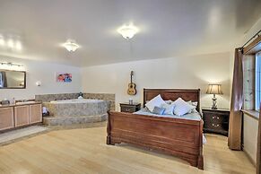 Kettle Falls Home w/ River Valley Mtn Views!