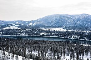 Kettle Falls Home w/ River Valley Mtn Views!