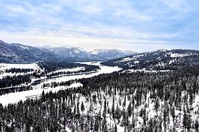 Kettle Falls Home w/ River Valley Mtn Views!
