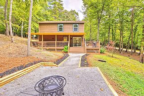 Warne Retreat w/ Hot Tub & Fire Pit!