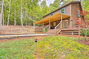 Warne Retreat w/ Hot Tub & Fire Pit!