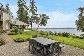Hike, Bike & Explore: Oceanfront Kingston Getaway