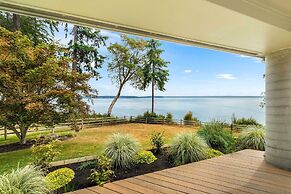 Hike, Bike & Explore: Oceanfront Kingston Getaway