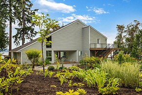 Hike, Bike & Explore: Oceanfront Kingston Getaway