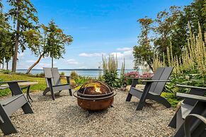 Hike, Bike & Explore: Oceanfront Kingston Getaway