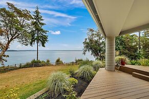 Hike, Bike & Explore: Oceanfront Kingston Getaway
