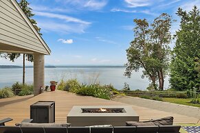 Hike, Bike & Explore: Oceanfront Kingston Getaway