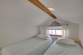 Cozy 'hillside Hideaway' in Wintergreen Resort!