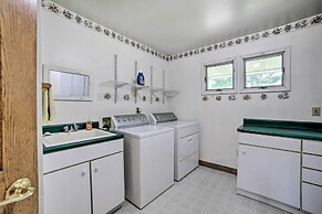 Family-friendly Retreat on Long Noble Lake!