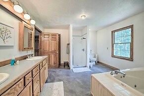 Family-friendly Retreat on Long Noble Lake!