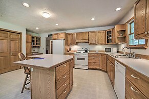 Family-friendly Retreat on Long Noble Lake!