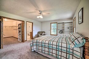 Family-friendly Retreat on Long Noble Lake!