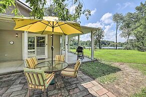 Family-friendly Retreat on Long Noble Lake!