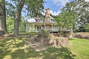 Family-friendly Retreat on Long Noble Lake!