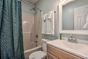 Near Mt Airy Casino: Mount Pocono Condo w/ Balcony