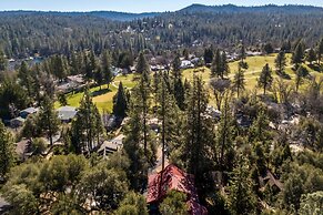 Updated Groveland Cabin w/ Wraparound Deck!