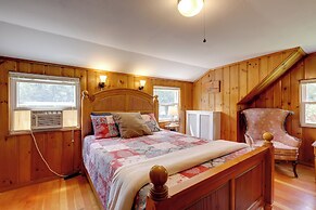 Franconia Escape on Half Acre w/ Fire Pit & Deck!