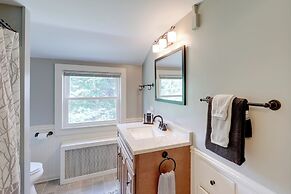 Franconia Escape on Half Acre w/ Fire Pit & Deck!