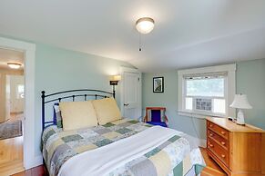 Franconia Escape on Half Acre w/ Fire Pit & Deck!