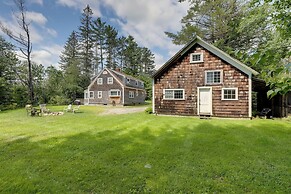 Franconia Escape on Half Acre w/ Fire Pit & Deck!