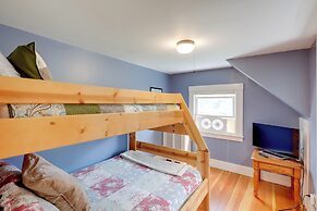 Franconia Escape on Half Acre w/ Fire Pit & Deck!