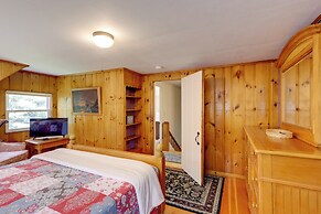 Franconia Escape on Half Acre w/ Fire Pit & Deck!