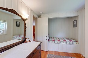 Franconia Escape on Half Acre w/ Fire Pit & Deck!