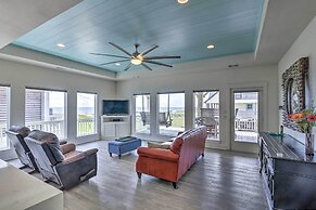 Walk to Ocean: Bright Crystal Beach House w/ Deck!