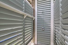 Walk to Ocean: Bright Crystal Beach House w/ Deck!