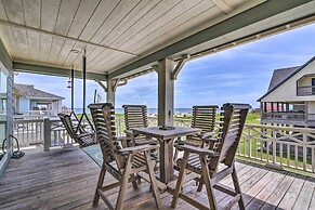 Walk to Ocean: Bright Crystal Beach House w/ Deck!