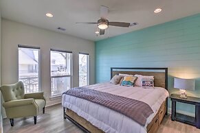 Walk to Ocean: Bright Crystal Beach House w/ Deck!
