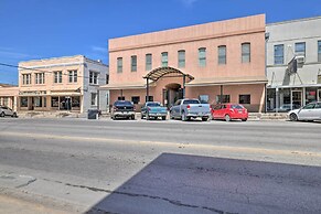 Renovated Dtwn Retreat < 1 Mi to Plaza Park!