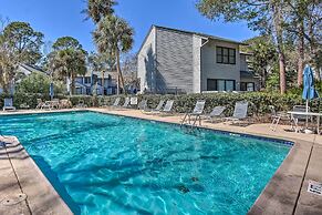 Walk to Coligny Beach Park: Coastal Oasis w/ Pool
