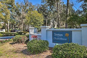 Walk to Coligny Beach Park: Coastal Oasis w/ Pool