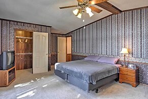 Captivating Cadiz Hideaway w/ Deck on Lake Barkley