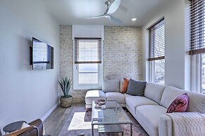 Sleek, Newly Updated Downtown San Marcos Apt!