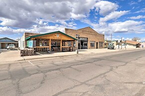 Modern Retreat: 3 Blocks to Dtwn Williams + Rte 66