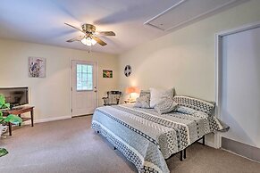 Cozy Studio With Yard, 6 Miles to Dwtn Beaufort!