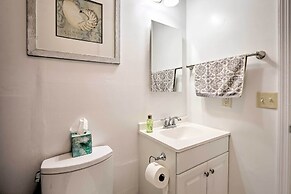 Cozy Studio With Yard, 6 Miles to Dwtn Beaufort!