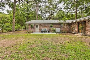 Cozy Studio With Yard, 6 Miles to Dwtn Beaufort!