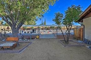Charming Home, 8 Mi to Joshua Tree Natl Park
