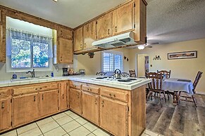 Charming Home, 8 Mi to Joshua Tree Natl Park