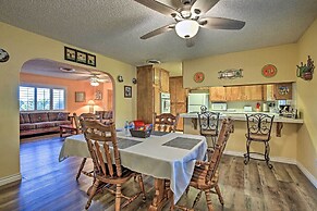 Charming Home, 8 Mi to Joshua Tree Natl Park