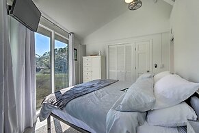 Walk to Harbour Town: Airy Treehouse w/ Bikes