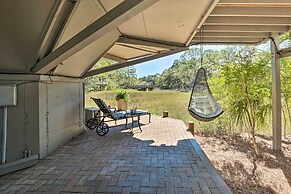 Walk to Harbour Town: Airy Treehouse w/ Bikes