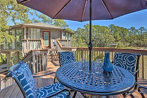 Walk to Harbour Town: Airy Treehouse w/ Bikes
