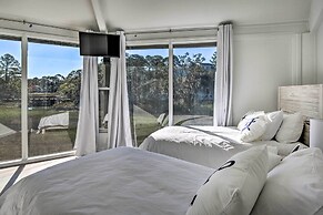 Walk to Harbour Town: Airy Treehouse w/ Bikes